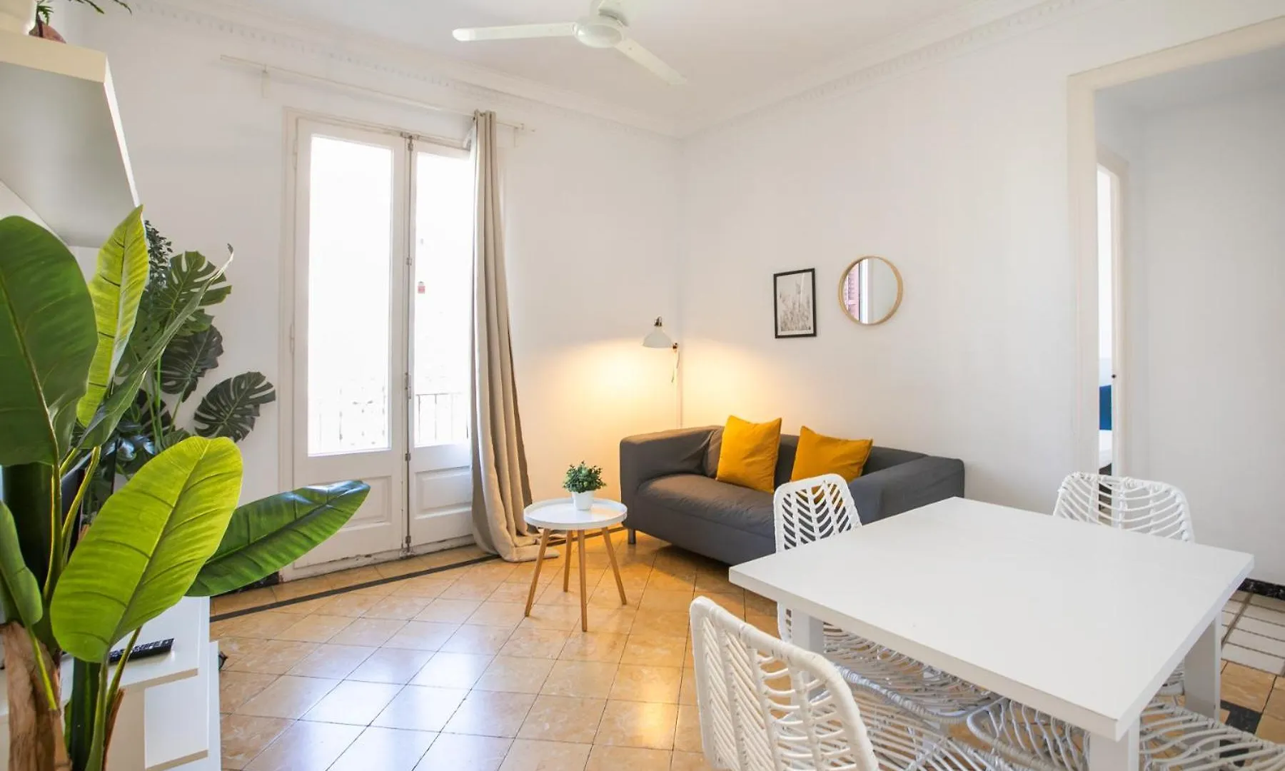 31Par1110 - Mediterranean Style Apartment Barcelona Hiszpania
